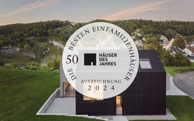 Zwei an der Donau – nachhaltige Architektur im Donautal - HI Architektur Stuttgart - Titelbild - Die 50 besten Einfamilienhäuser 2024